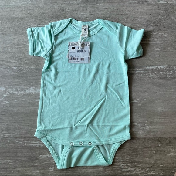NWT 12-18m Kate Quinn Short Sleeve Lap Neck Bodysuit in Light Aqua bamboo - Picture 1 of 5